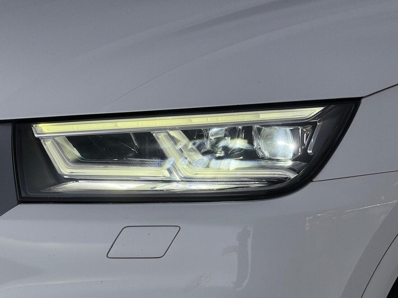 Audi Q5 thumbnail Lights Front