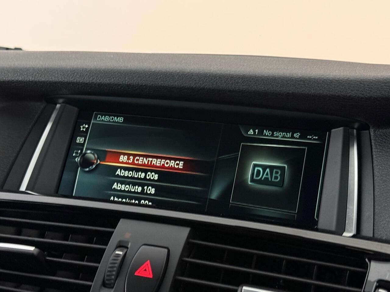 BMW X3 thumbnail Infotainment System