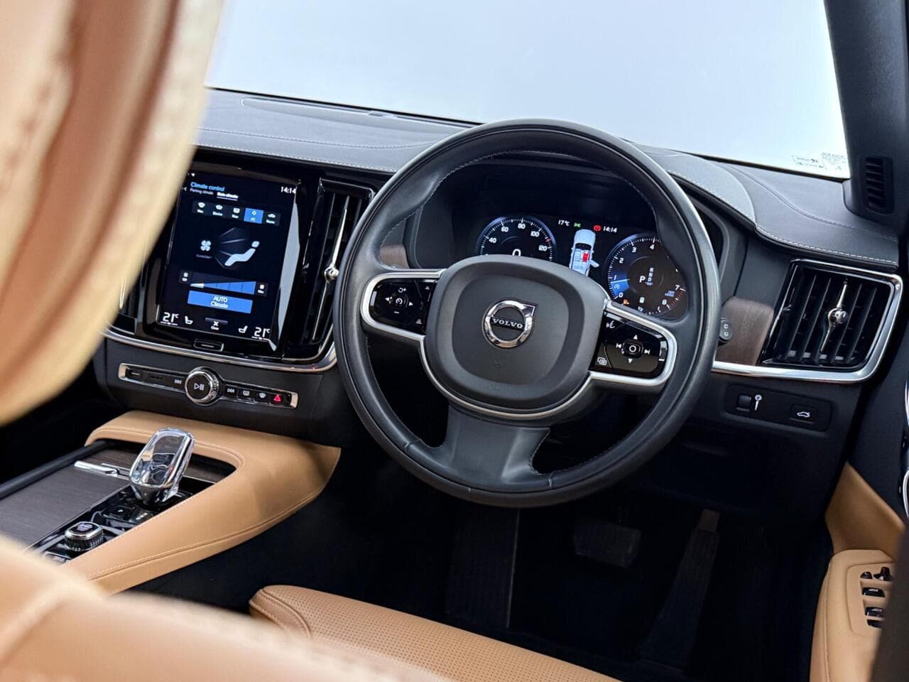 Volvo V90 thumbnail Steering Wheel