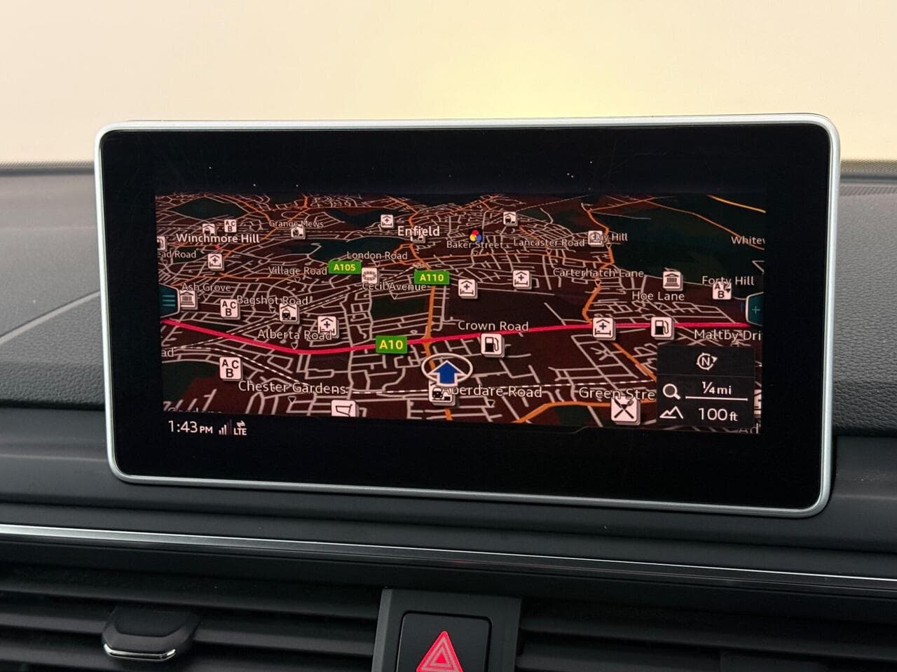 Audi A4 Avant thumbnail Infotainment System