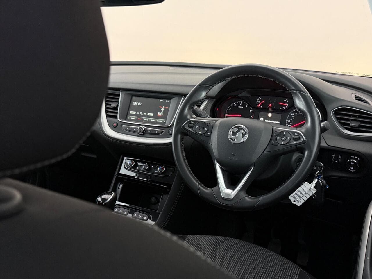 Vauxhall Grandland X thumbnail Interior Front