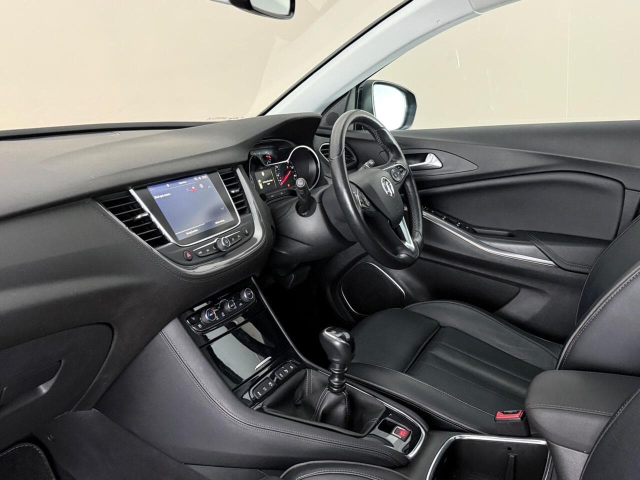 Vauxhall Grandland X thumbnail Interior Front