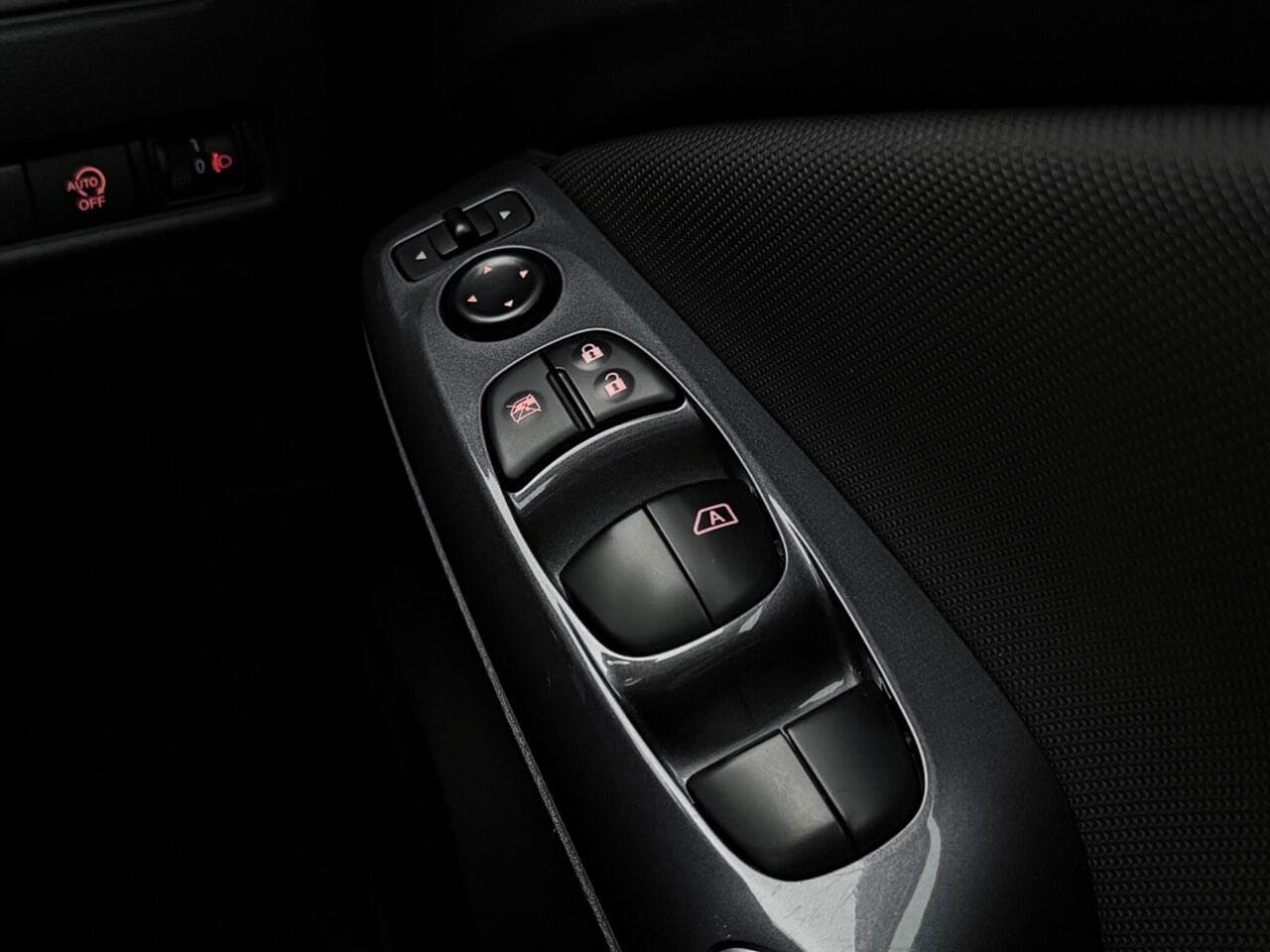 Nissan Juke thumbnail Misc Controls