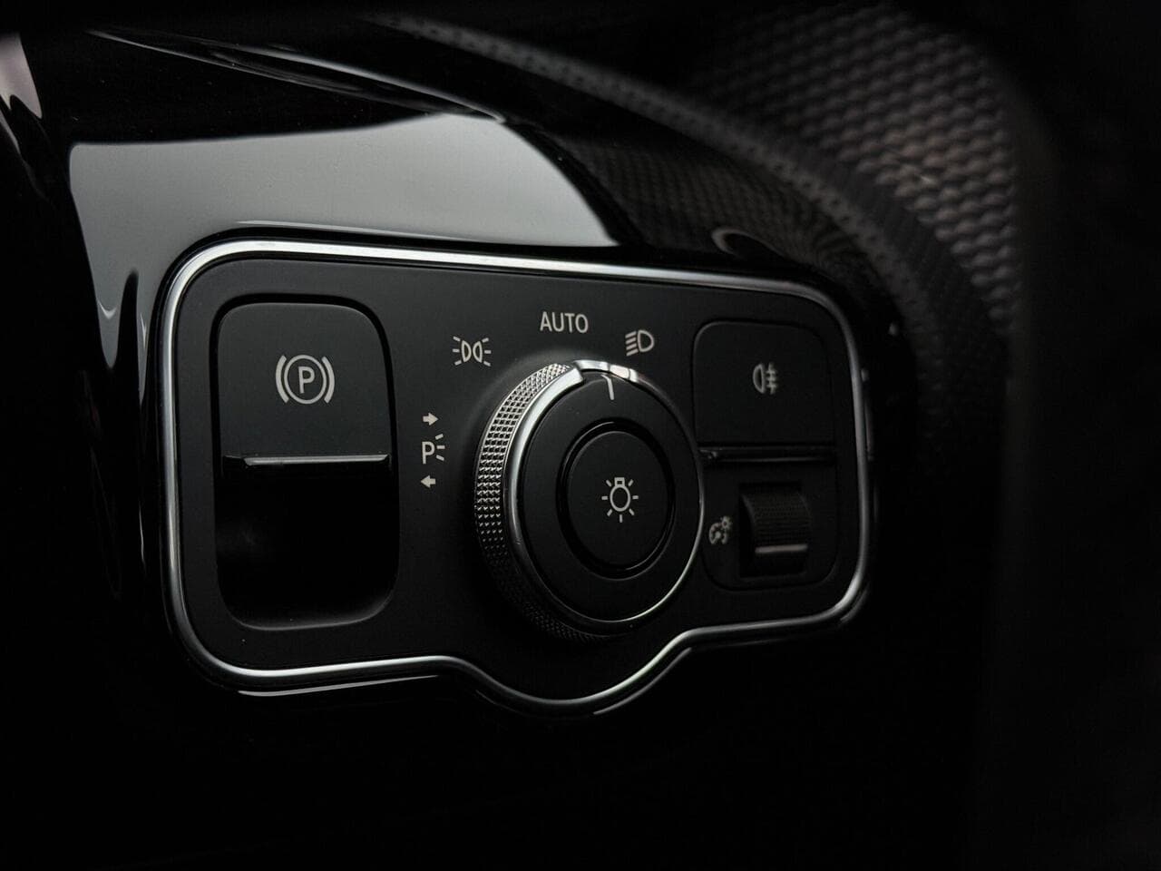 Mercedes-Benz A Class thumbnail Misc Controls