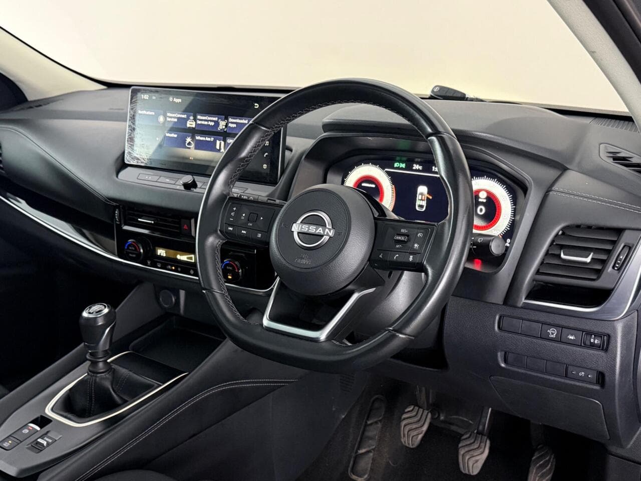 Nissan Qashqai thumbnail Interior Front