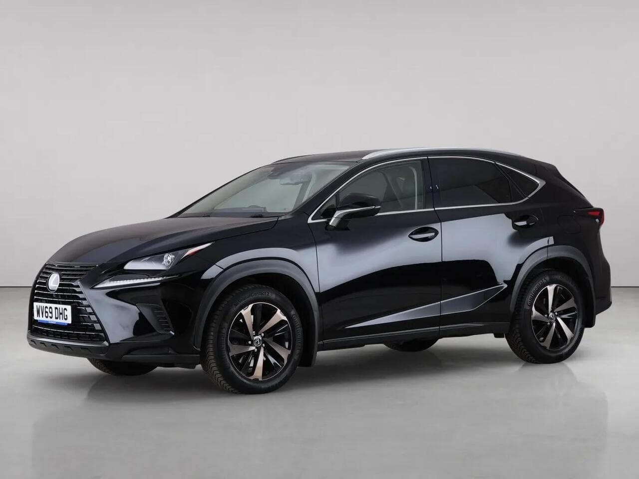Lexus NX thumbnail Front Left
