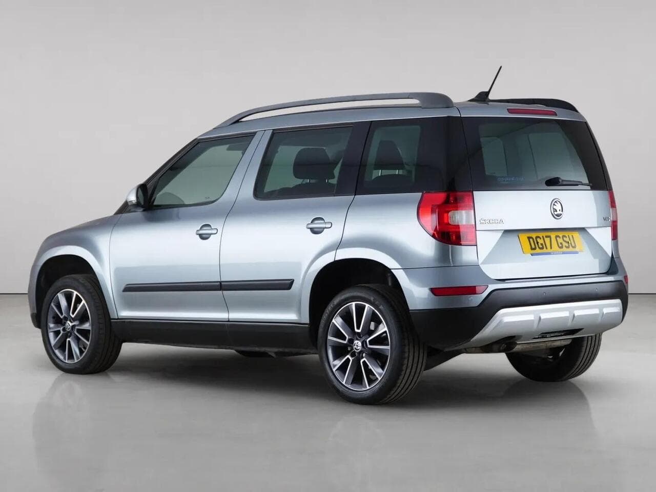 Skoda Yeti thumbnail Rear Left