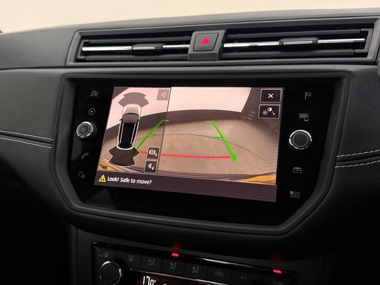 SEAT Arona thumbnail Infotainment System