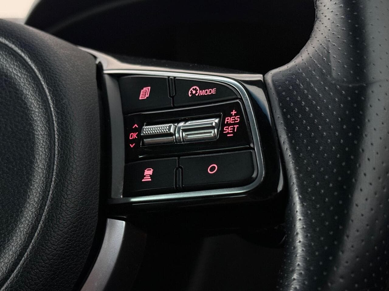 Kia Sportage thumbnail Misc Controls