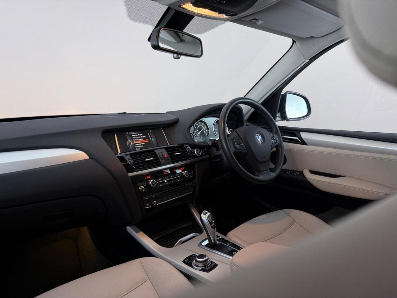 BMW X3 thumbnail Interior Front