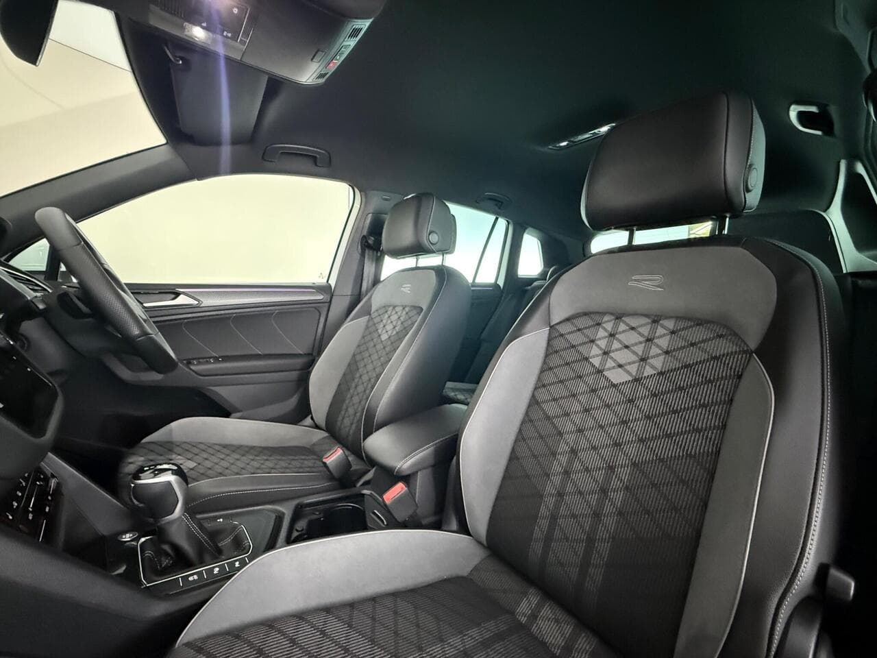 Volkswagen Tiguan thumbnail Seat Front Passenger