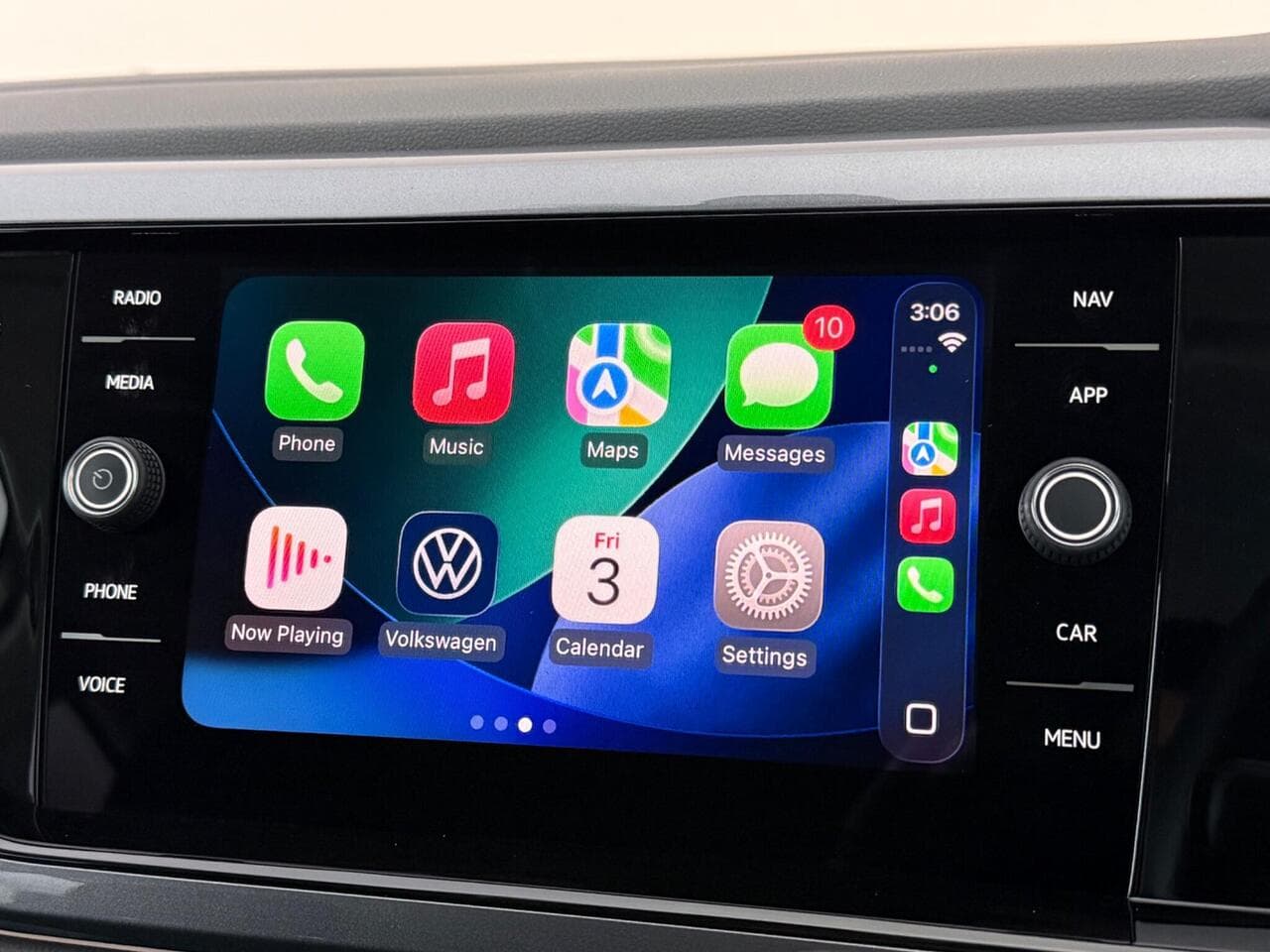 Volkswagen Polo thumbnail Infotainment System