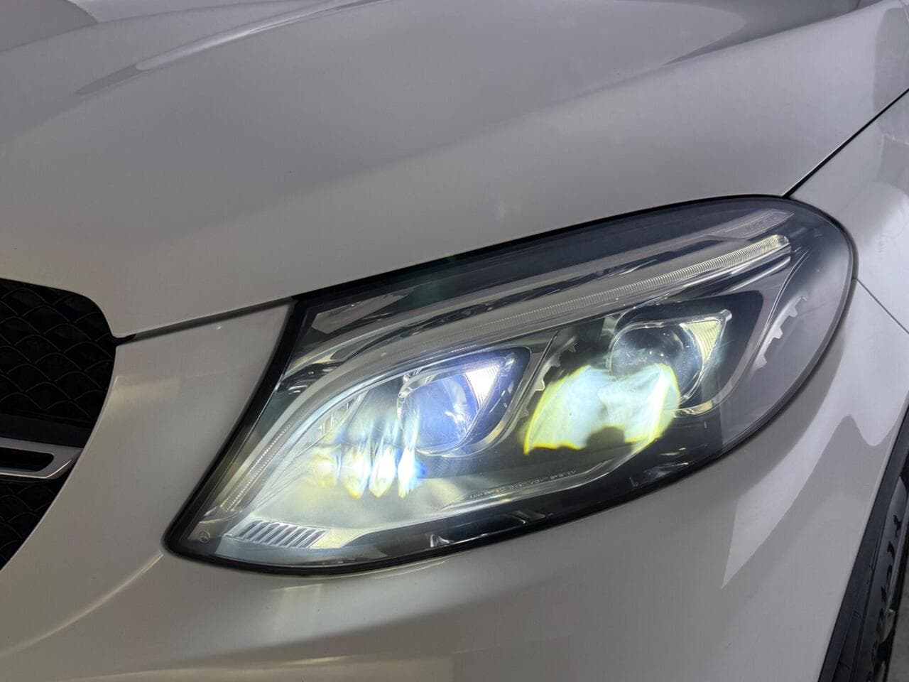 Mercedes-Benz GLE thumbnail Lights Front