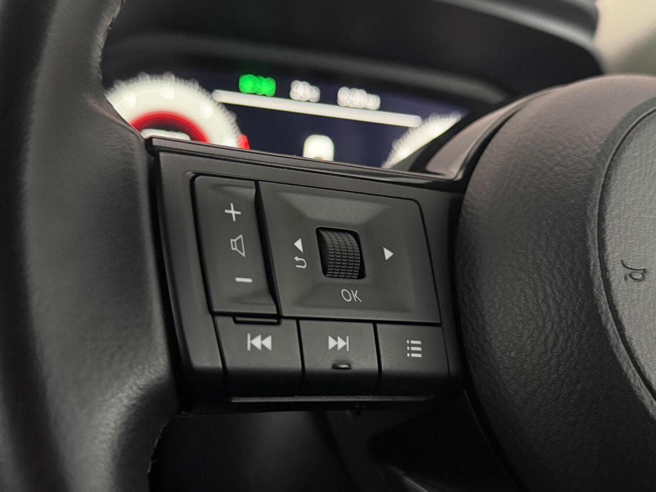 Nissan Qashqai thumbnail Misc Controls