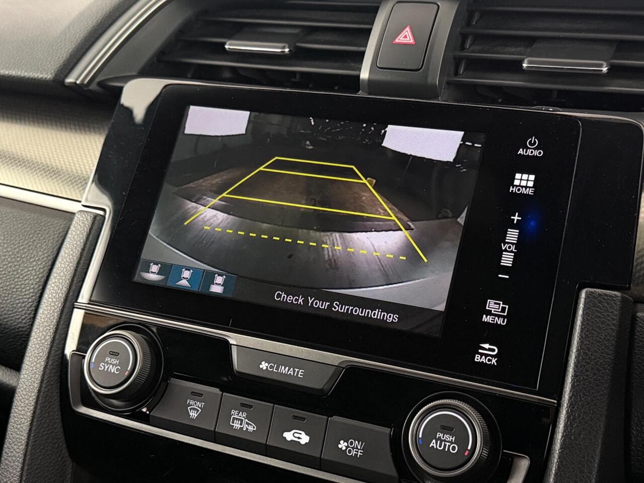 Honda Civic thumbnail Infotainment System