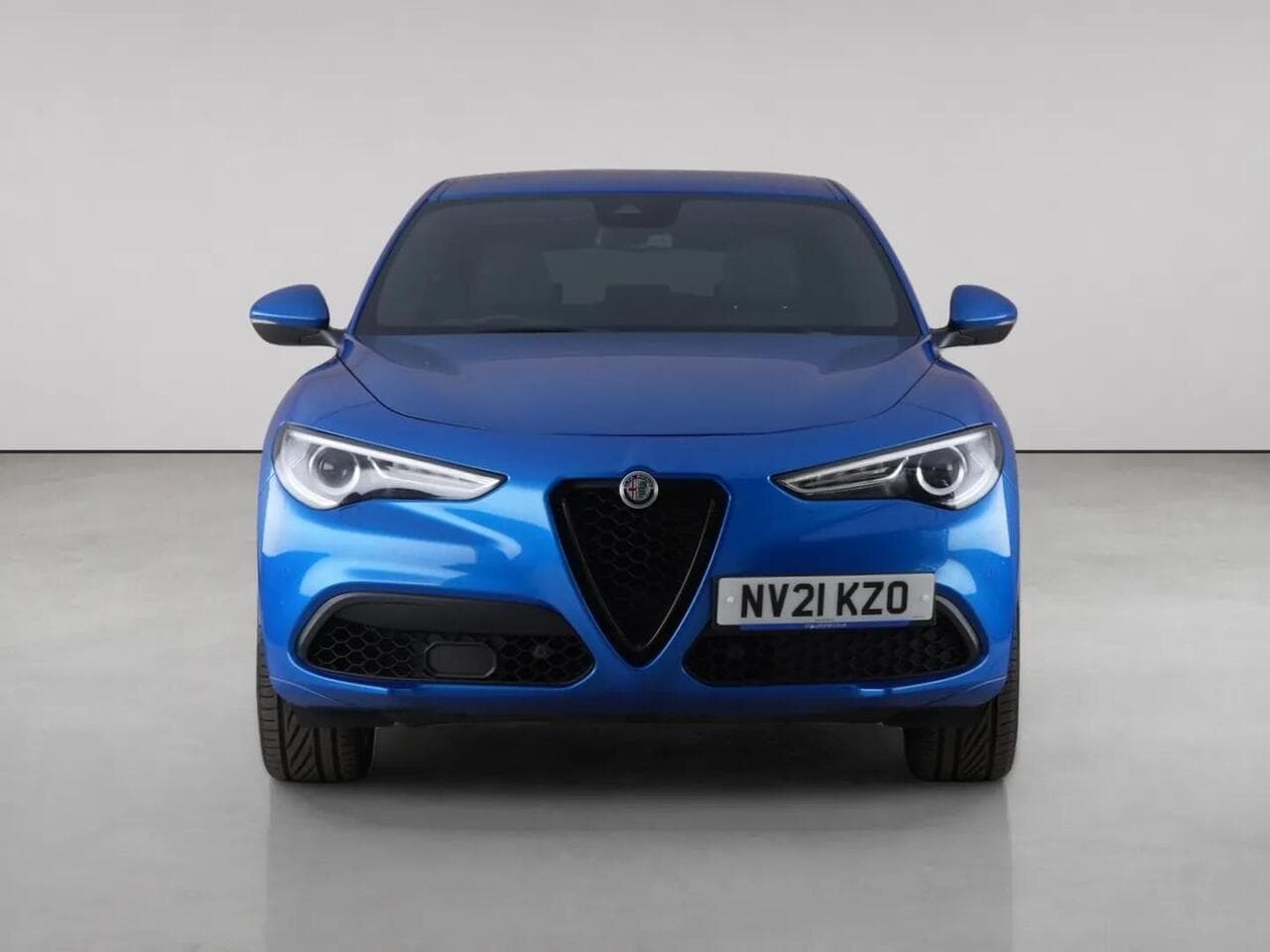 Alfa Romeo Stelvio thumbnail Front
