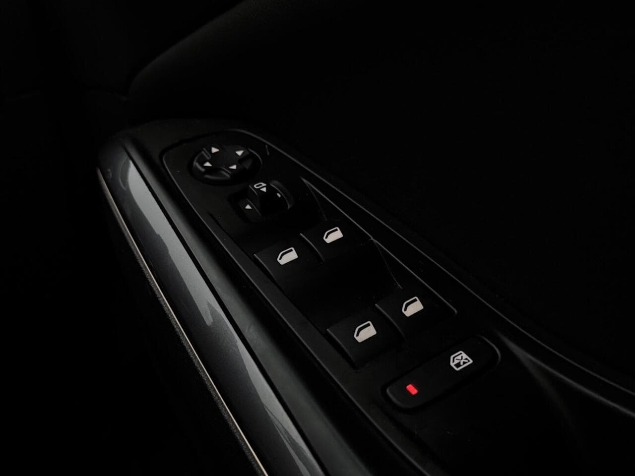 Vauxhall Grandland X thumbnail Misc Controls