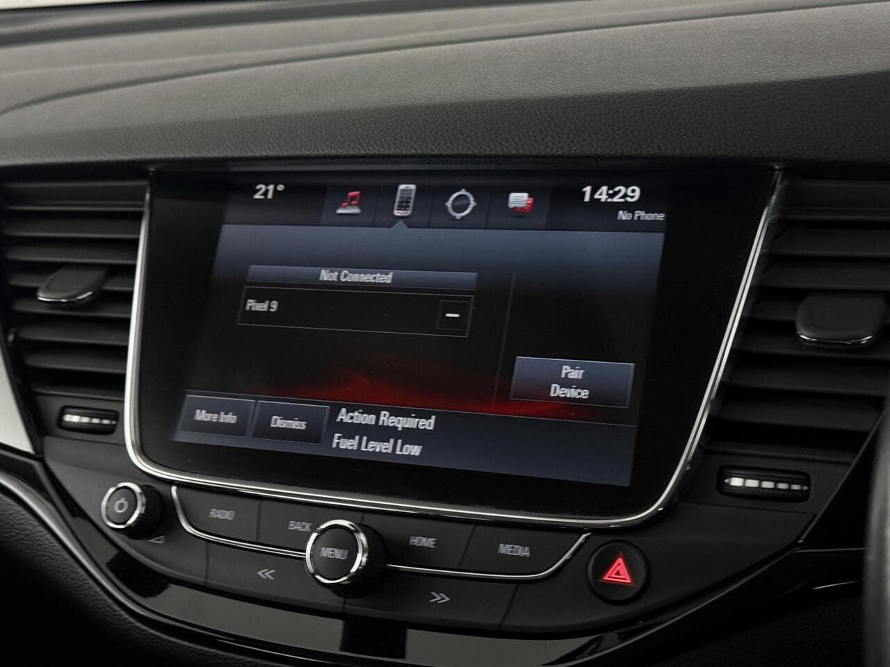 Vauxhall Astra thumbnail Infotainment System