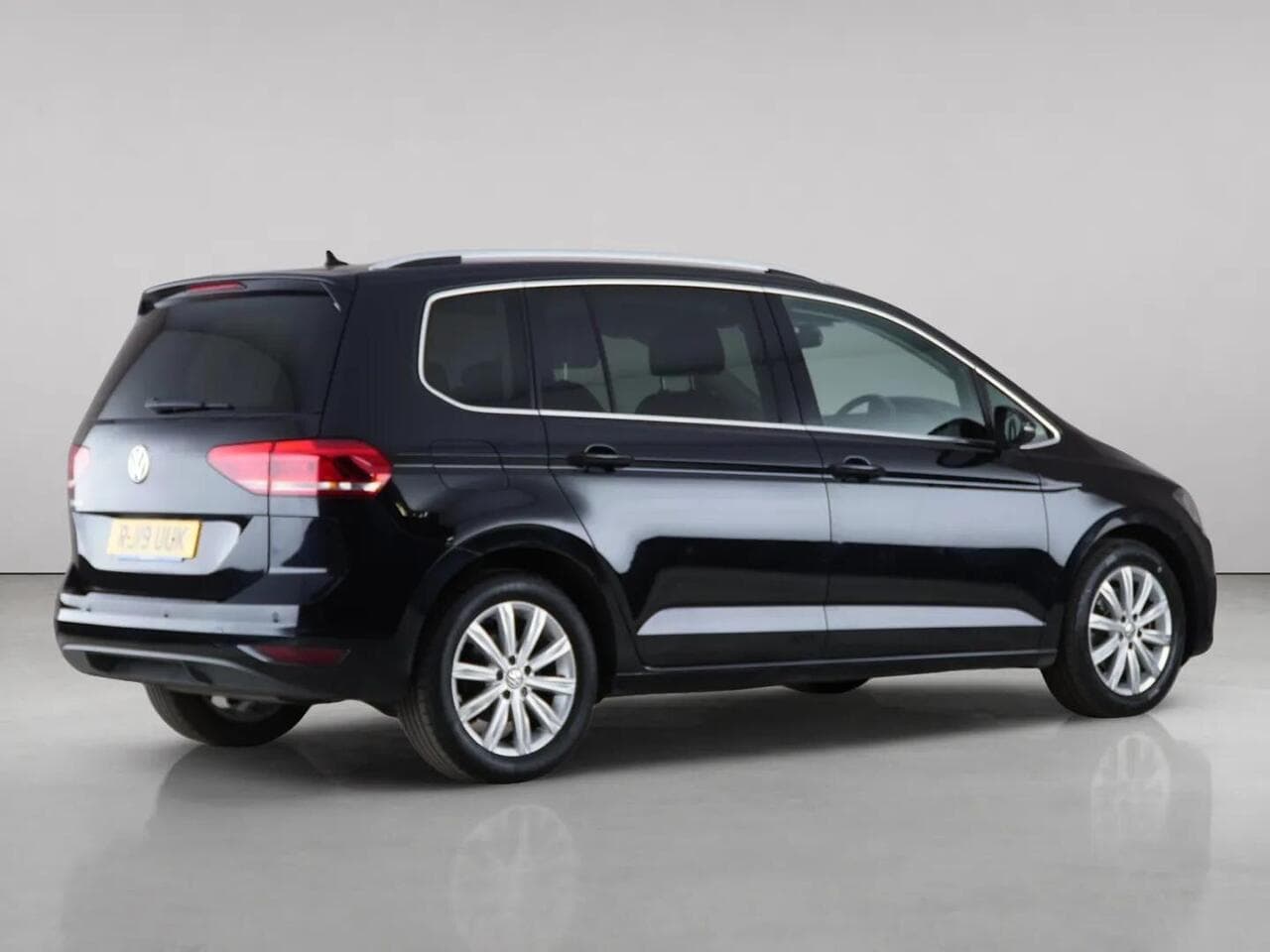 Volkswagen Touran thumbnail Inconclusive