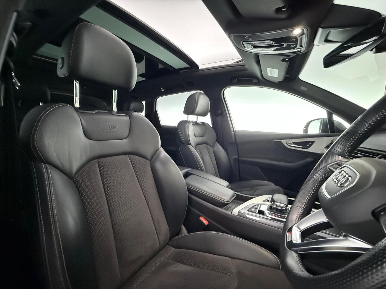 Audi Q7 thumbnail Seat Driver