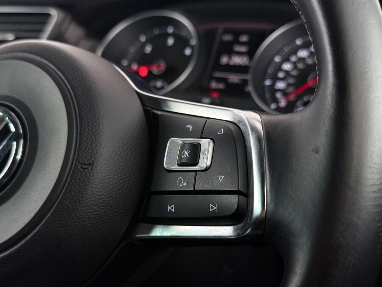 Volkswagen Golf thumbnail Misc Controls