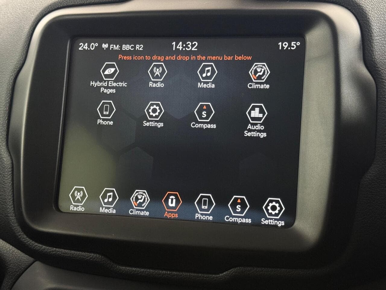 Jeep Renegade thumbnail Infotainment System