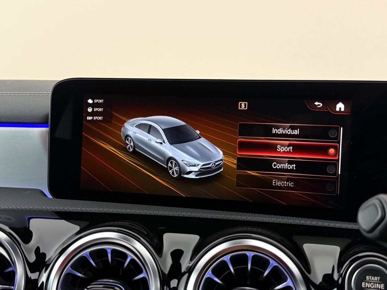Mercedes-Benz CLA thumbnail Infotainment System