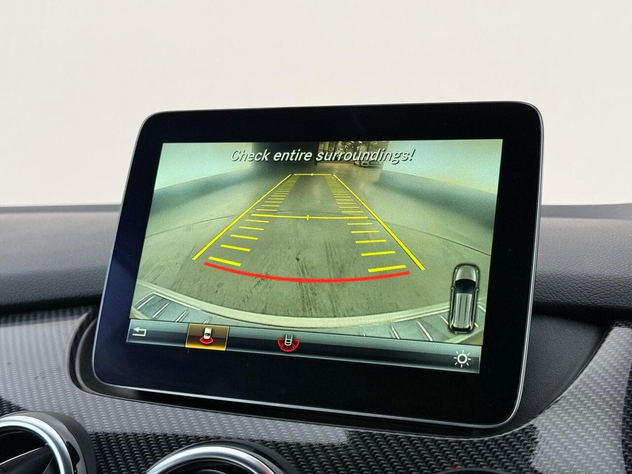Mercedes-Benz B Class thumbnail Infotainment System