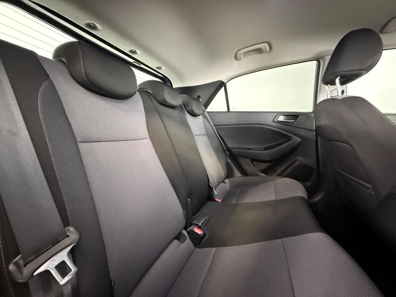 Hyundai i20 thumbnail Seats Rear