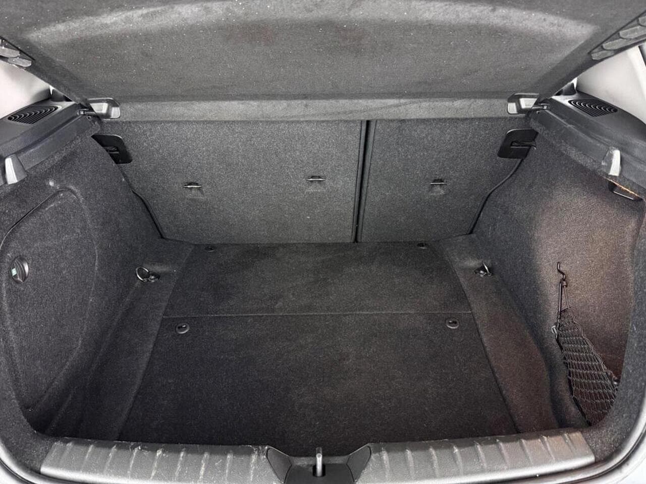BMW 1 Series thumbnail Boot