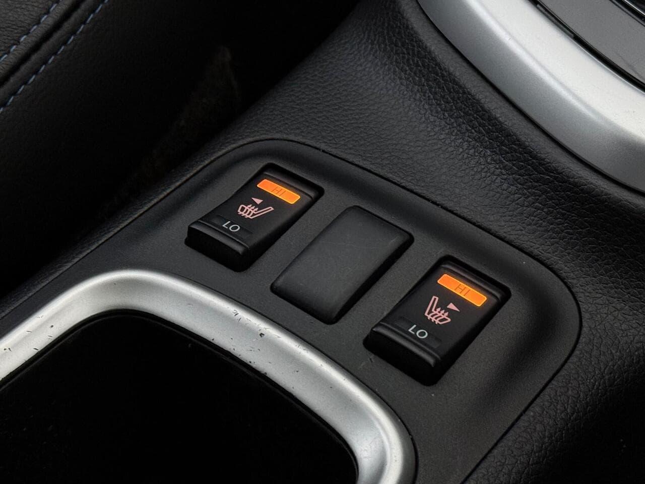 Nissan Navara thumbnail Misc Controls