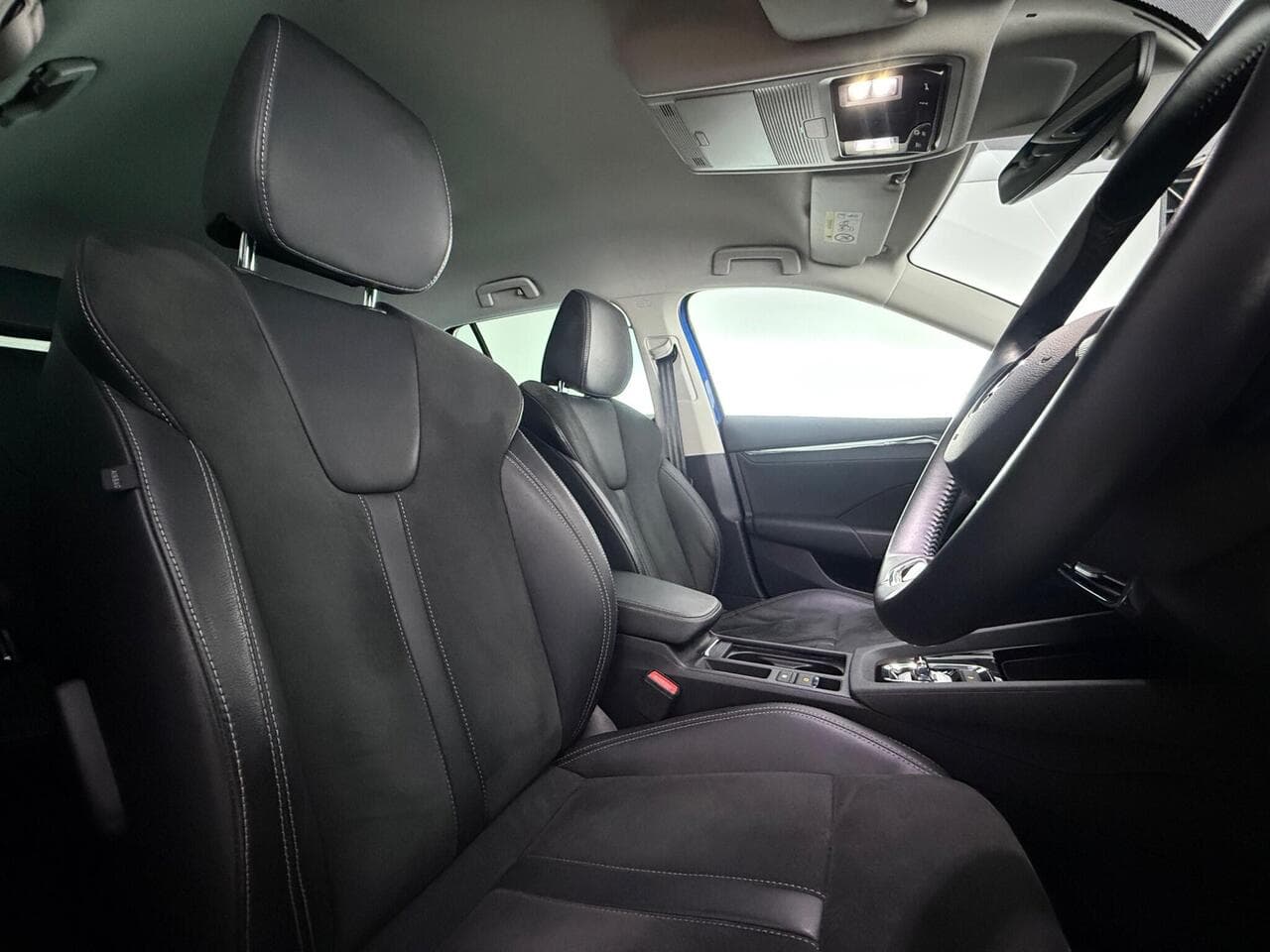 Skoda Octavia thumbnail Seat Driver