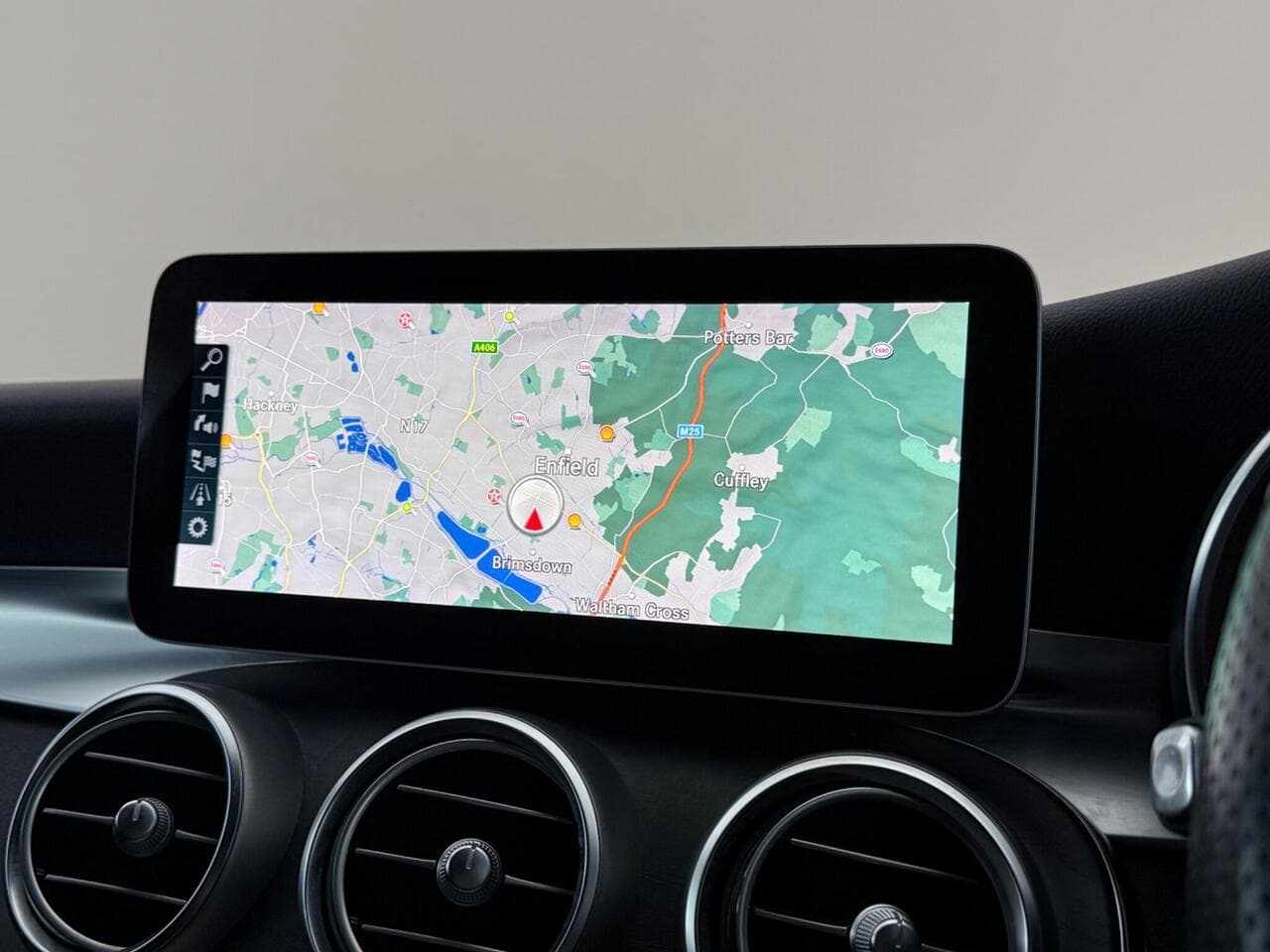 Mercedes-Benz C Class thumbnail Infotainment System