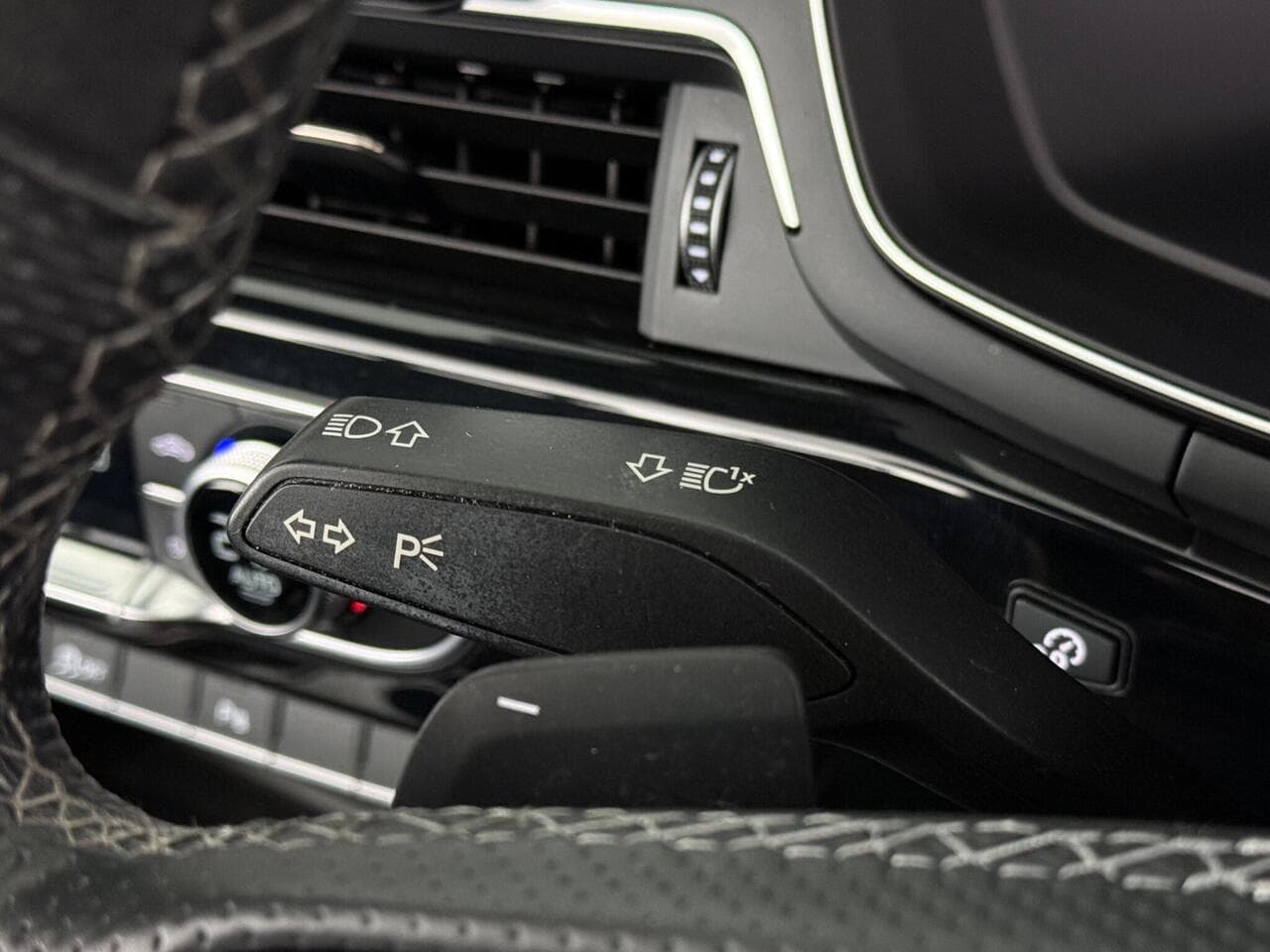 Audi A5 Cabriolet thumbnail Misc Controls