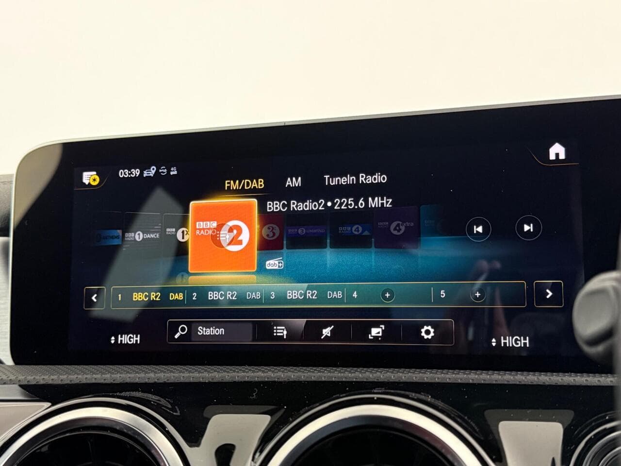 Mercedes-Benz CLA thumbnail Infotainment System