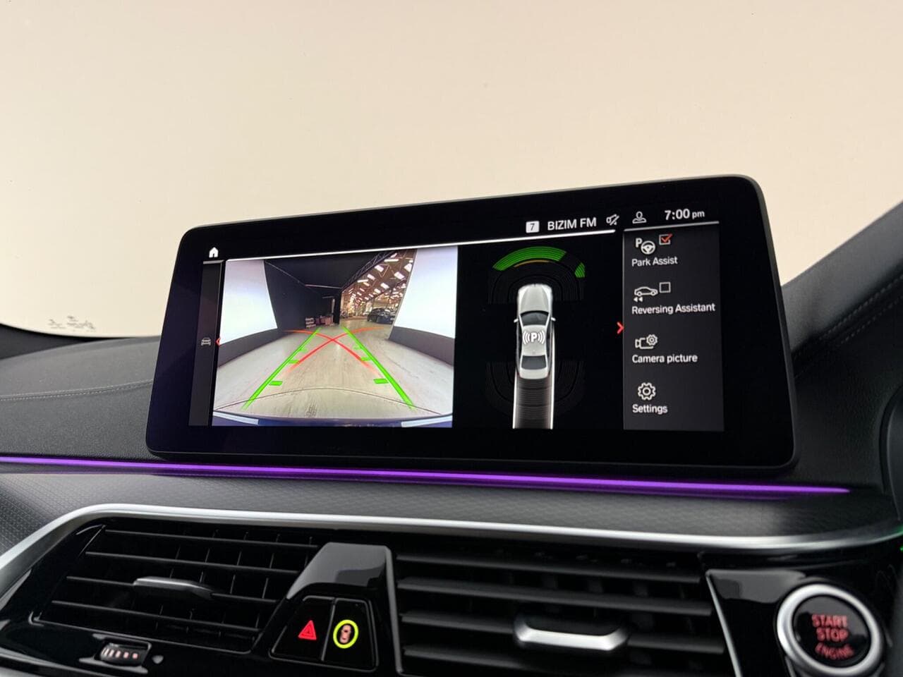 BMW 5 Series thumbnail Infotainment System