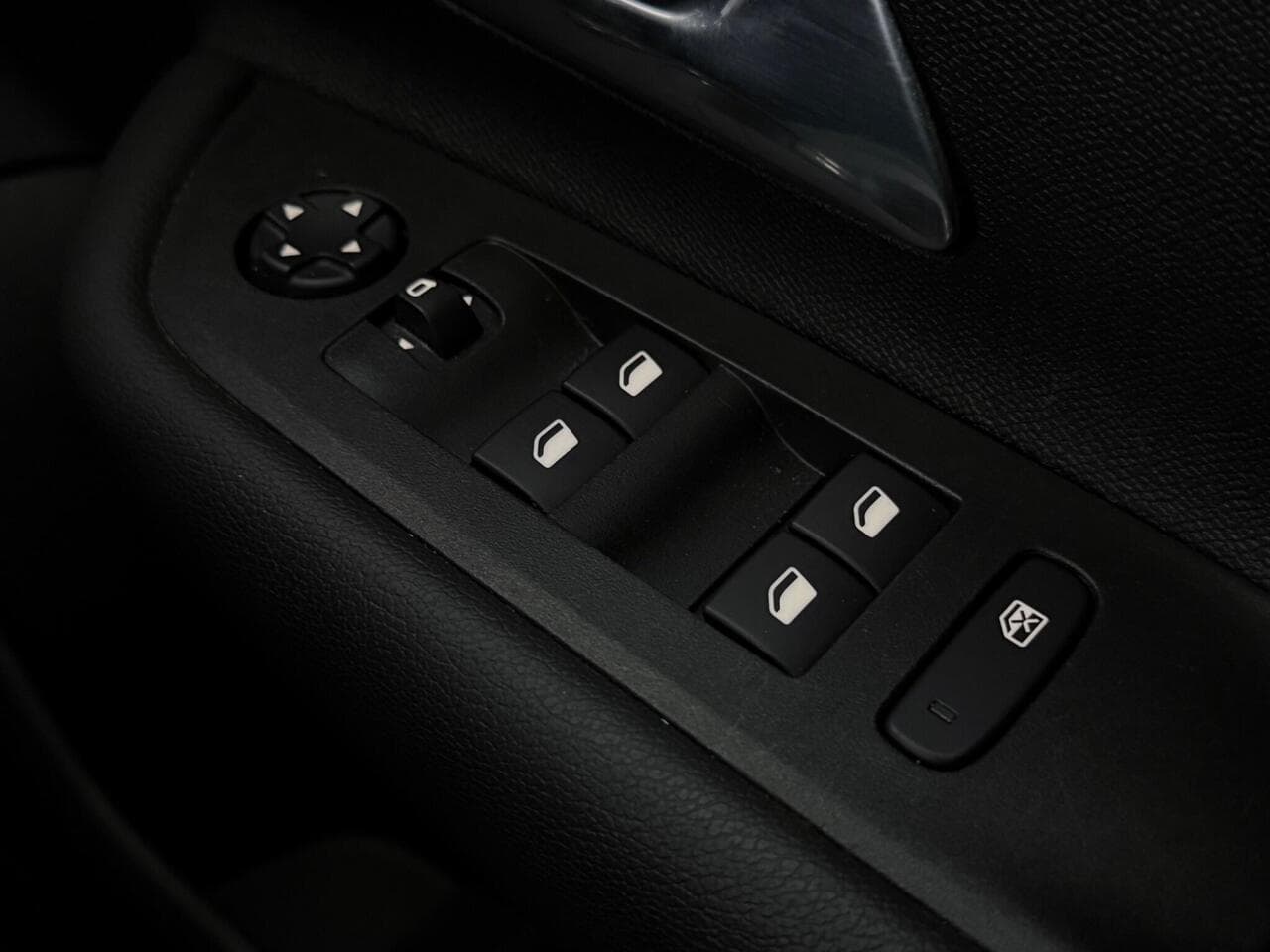 Vauxhall Mokka thumbnail Misc Controls