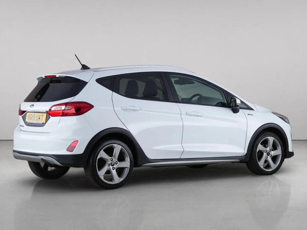 Ford Fiesta thumbnail Side Right