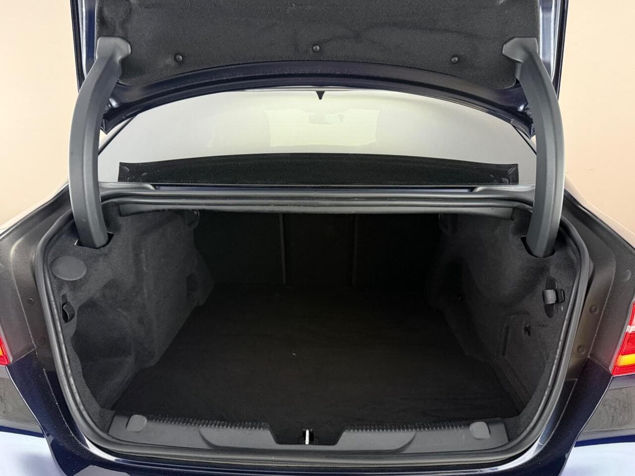 Jaguar XE thumbnail Boot