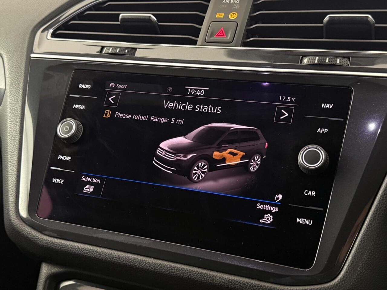 Volkswagen Tiguan Allspace thumbnail Infotainment System
