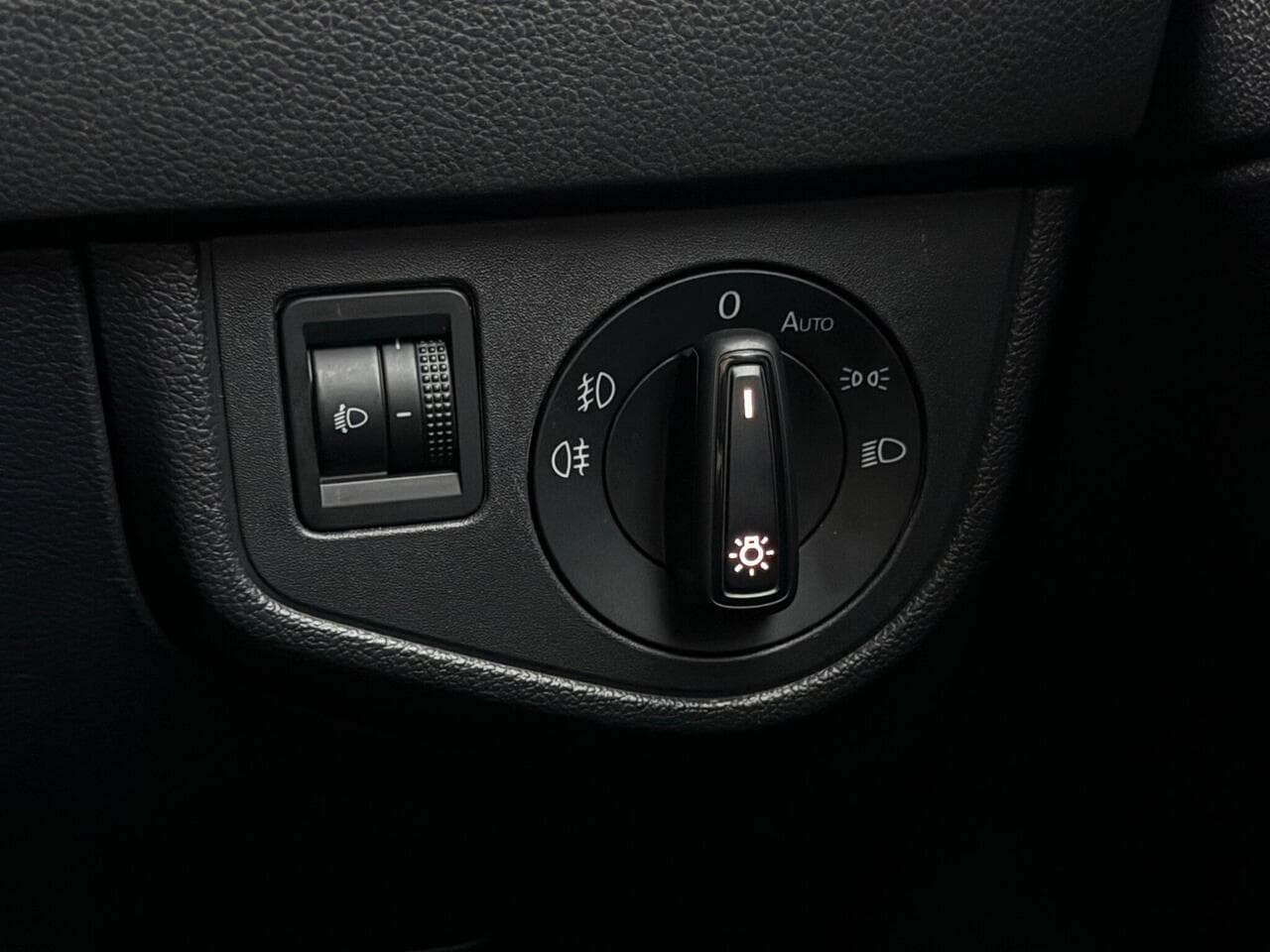Volkswagen Polo thumbnail Misc Controls