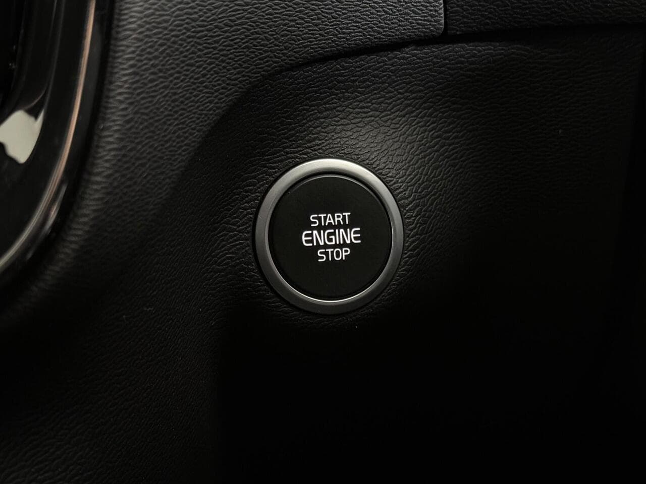 Volvo XC40 thumbnail Misc Controls