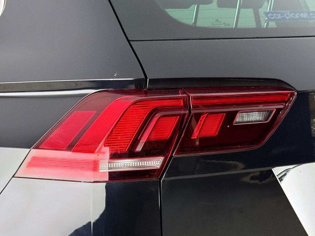 Volkswagen Tiguan thumbnail Lights Rear
