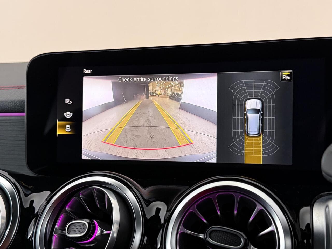 Mercedes-Benz EQB thumbnail Infotainment System