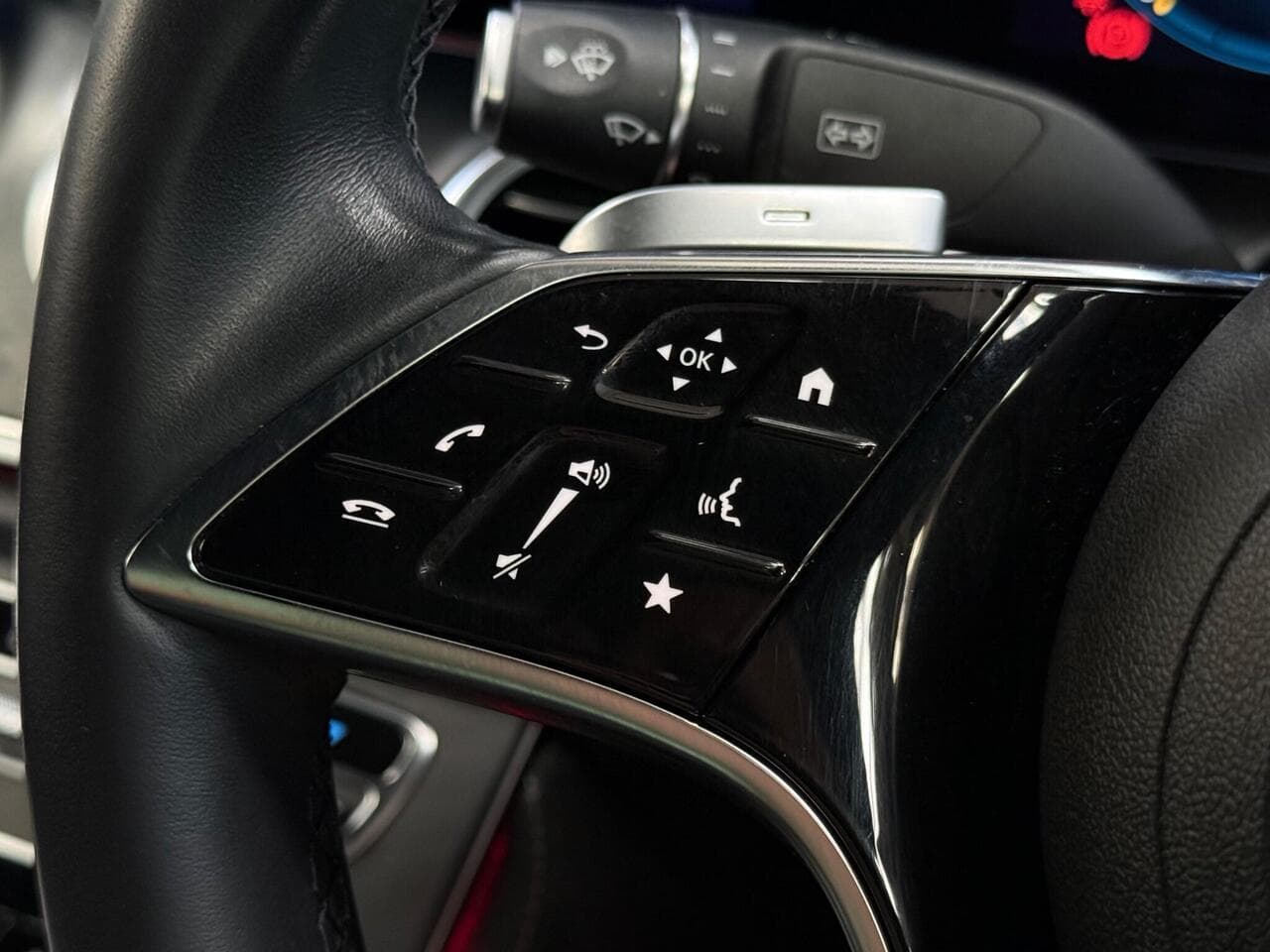 Mercedes-Benz E Class thumbnail Misc Controls