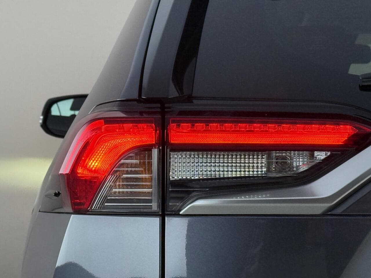 Toyota RAV4 thumbnail Lights Rear