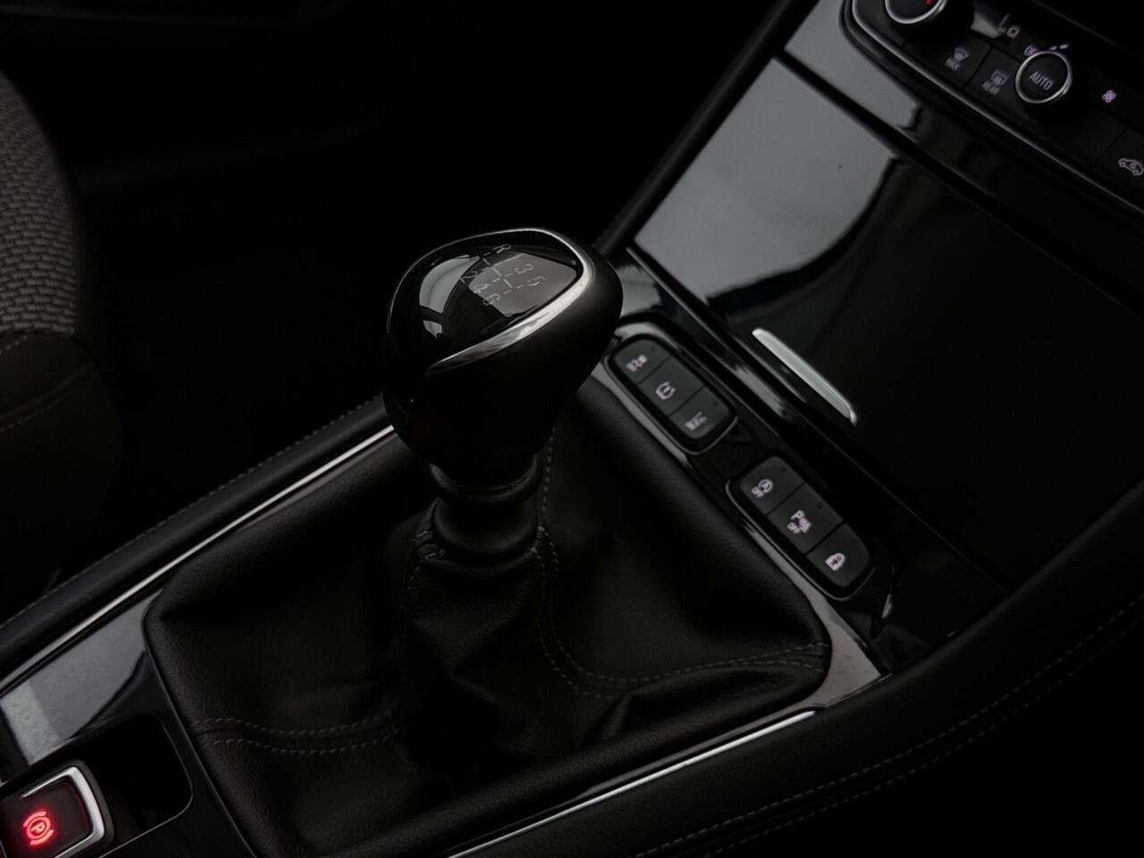Vauxhall Grandland X thumbnail Interior Front