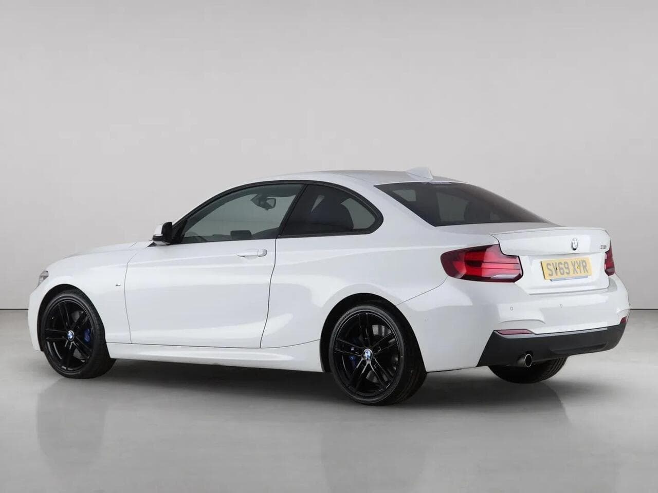 BMW 2 Series thumbnail Rear Left
