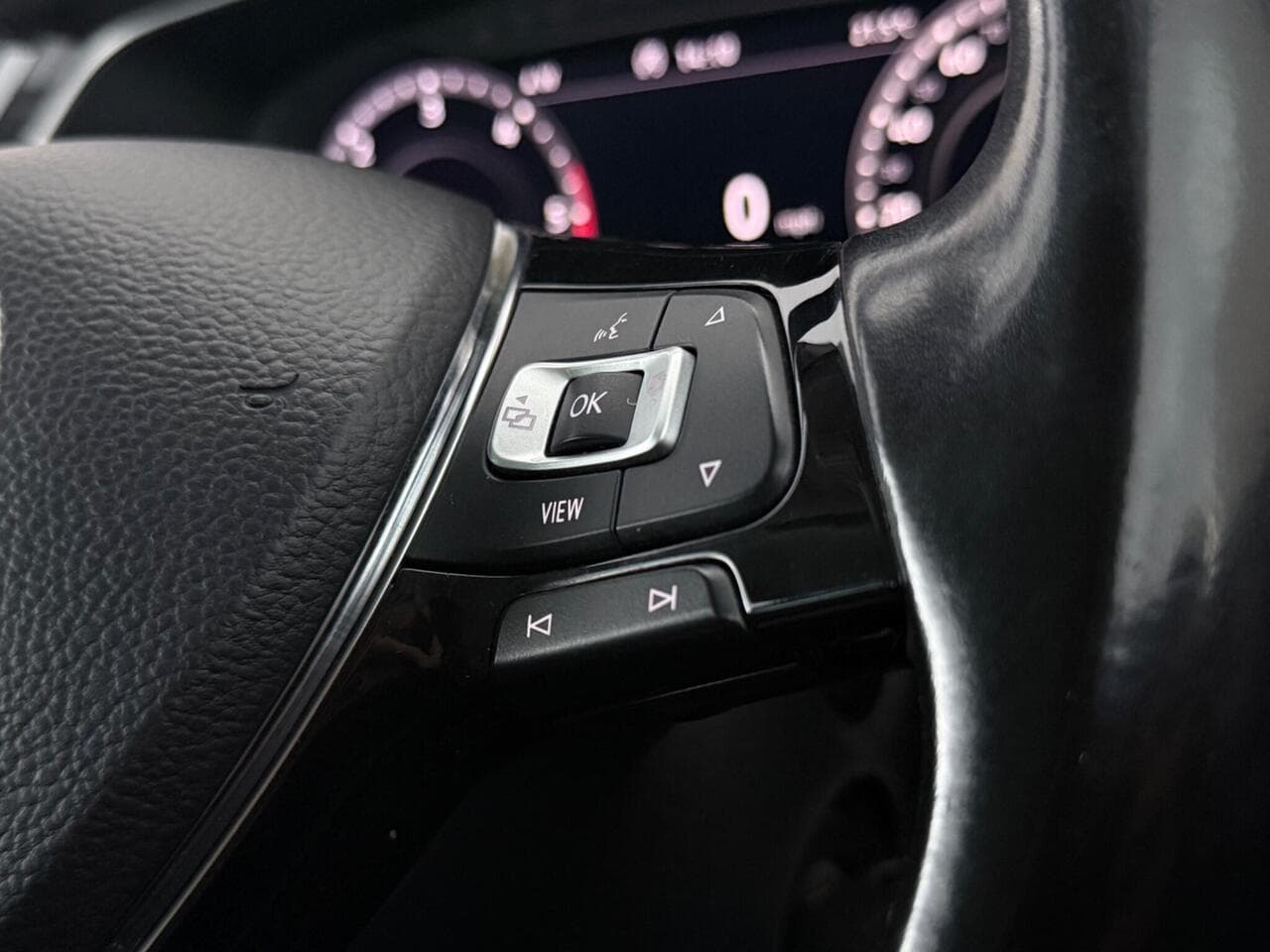 Volkswagen Tiguan thumbnail Misc Controls