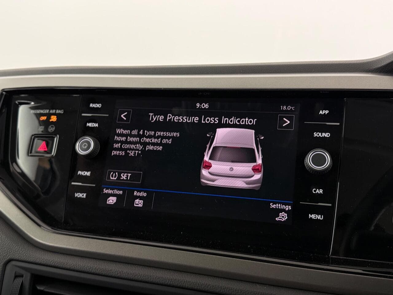 Volkswagen Polo thumbnail Infotainment System